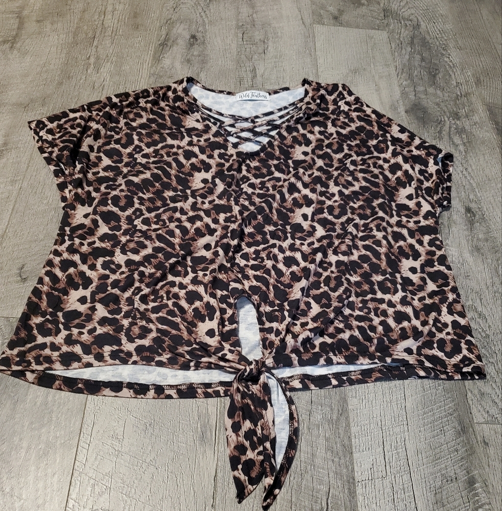 Wild Feathers Leopard tie front shirt